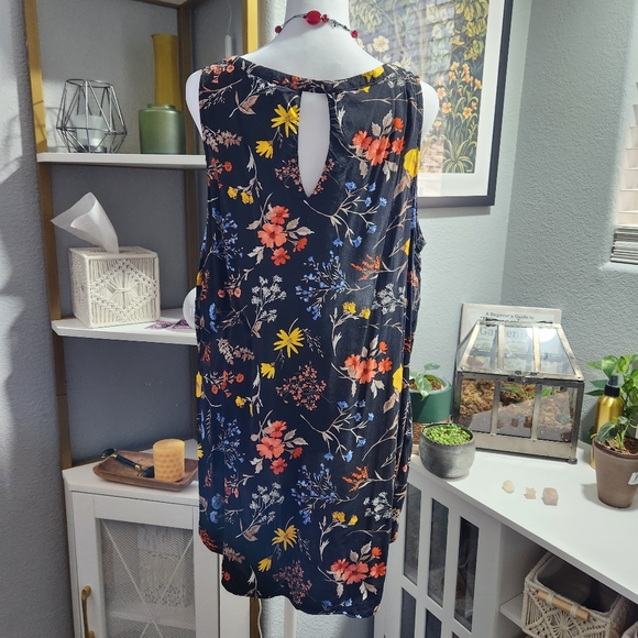 Old Navy tank blouse XXL tall - Picture 4 of 13